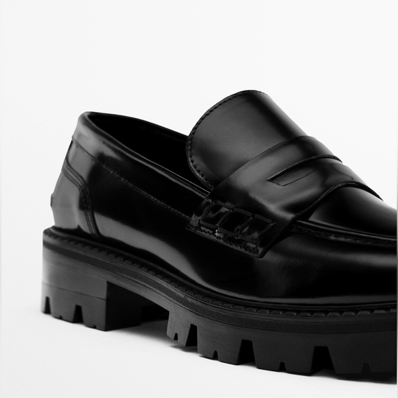 Damaged❗️Massimo Dutti Black Loafers w Track Soles 6.5 36.5 (fits like 7 37) - Picture 3 of 15